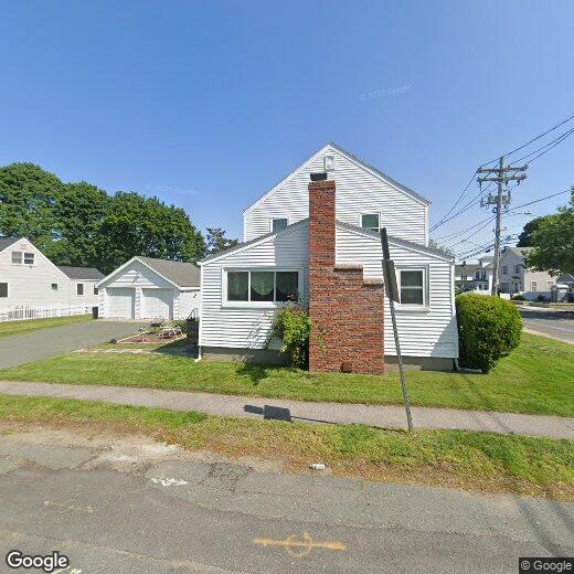 68 County St Unit 2, Peabody, MA 01960 Room for Rent in Peabody, MA