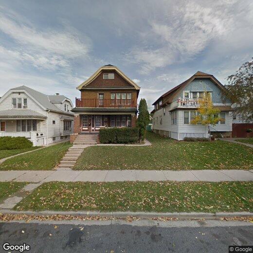 3142 S 12th St Unit Lower Front, Milwaukee, WI 53215 Room for Rent in