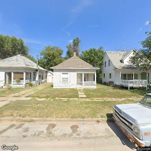 122 N Maple St, Hutchinson, KS 67501 House Rental in Hutchinson, KS