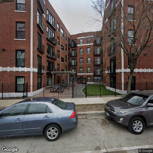 Foto principal - 7645 N Sheridan Rd