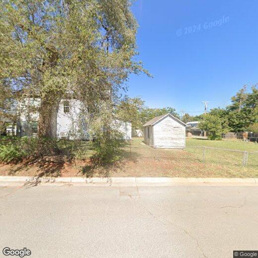 708 N State St, Weatherford, OK 73096 Townhouse for Rent in