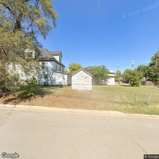 708 N State St, Weatherford, OK 73096 Townhouse for Rent in