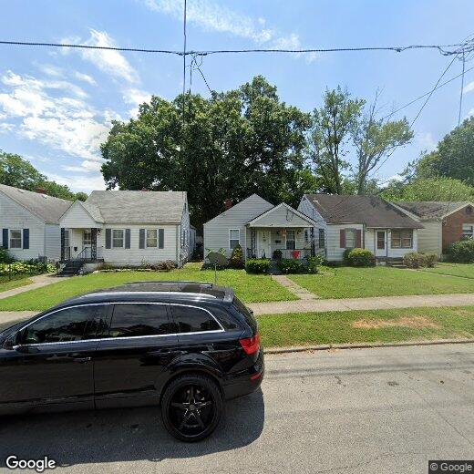 Primary Photo - 910 W Whitney Ave