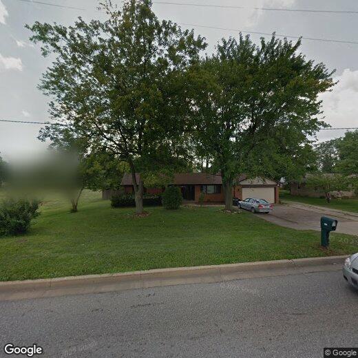 Primary Photo - 3 br, 2 bath House - 141 E. County Line Rd.