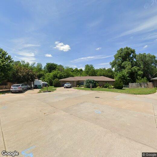 Foto principal - 3 bed 2 bath home in Yukon