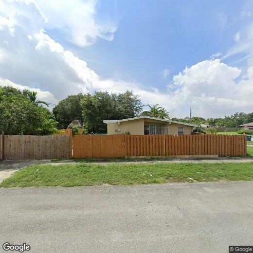 Foto principal - 17541 NE 4th Ave