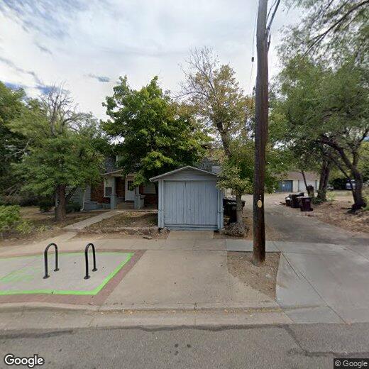Primary Photo - 920 University Ave