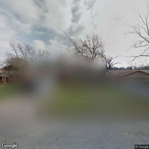 Primary Photo - 1016 W Creek Dr