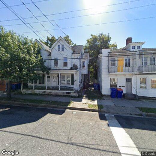 Foto principal - 315 E Pine St