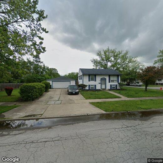 Primary Photo - 214 E Tulip Dr