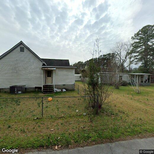 Primary Photo - 213 Noble St
