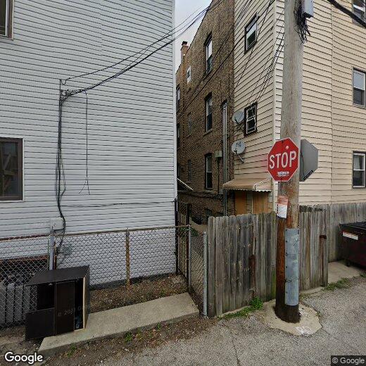 Primary Photo - 915 N Leavitt St