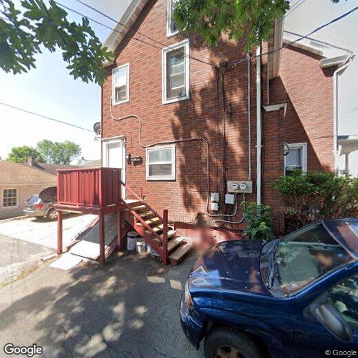 126128 W 4th St Unit 3, Hazleton, PA 18201 Room for Rent in Hazleton