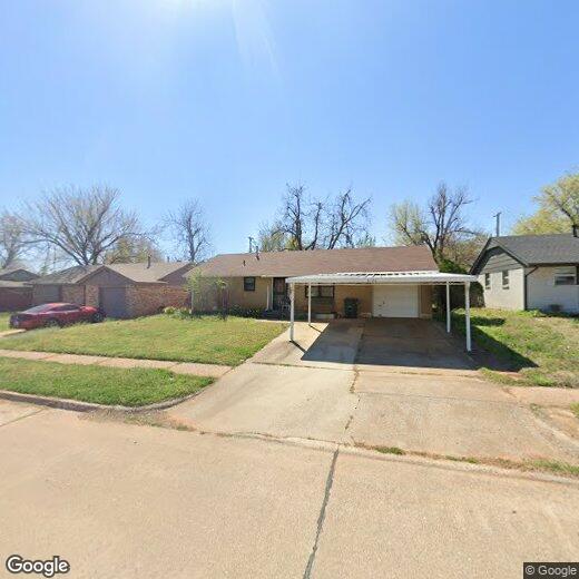 Foto principal - Charming 4-Bedroom Home!!