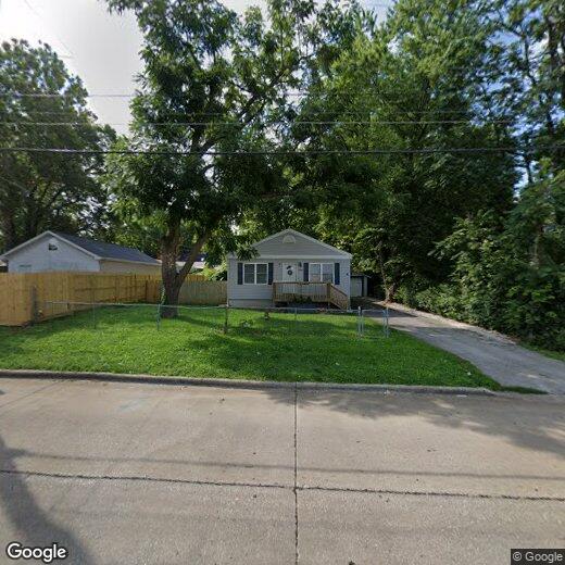 1240 E McDaniel St, Springfield, MO 65802 House for Rent in