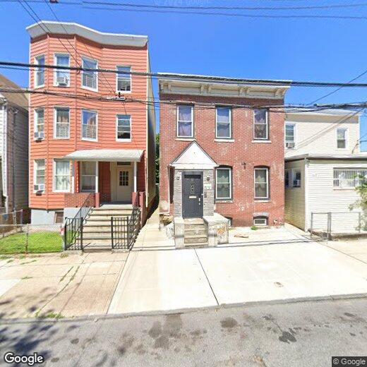 Primary Photo - 11 Cedar St