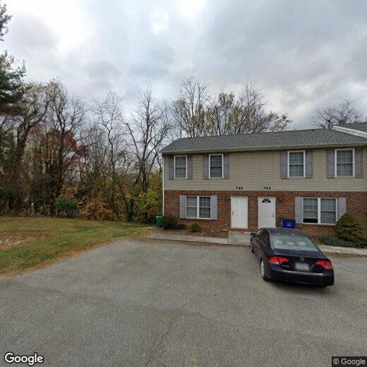 Primary Photo - 3 Bedroom, 1.5 Bath Townhouse