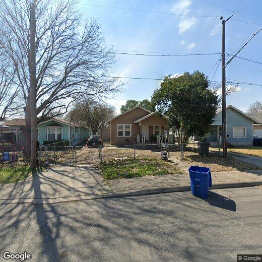 Primary Photo - 826 Lombrano St