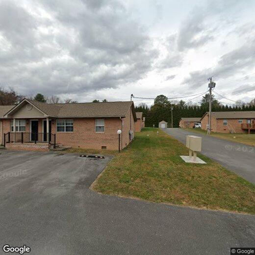 2003 Pleasant View Dr, Johnson City, TN 37604 Room for Rent in