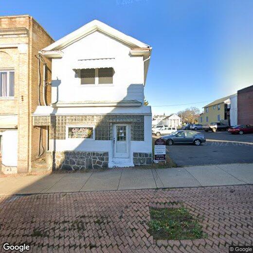 107 S Market St, Nanticoke, PA 18634 Room for Rent in Nanticoke, PA