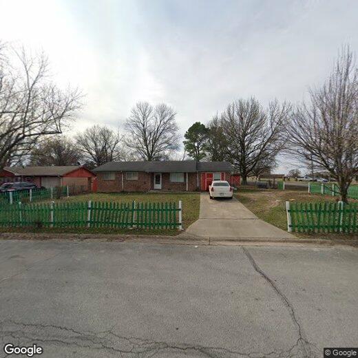 Primary Photo - 2430 W Alpine Cir