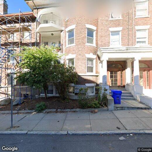 Foto principal - OUTDOOR BALCONY IN THIS ALLSTON 4bed / 1.5...