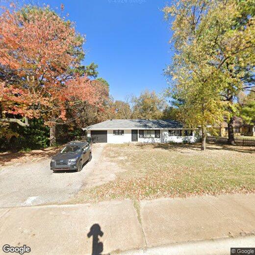 Primary Photo - 2120 W Wedington Dr