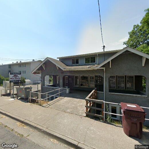 Primary Photo - 625 NE Oak St