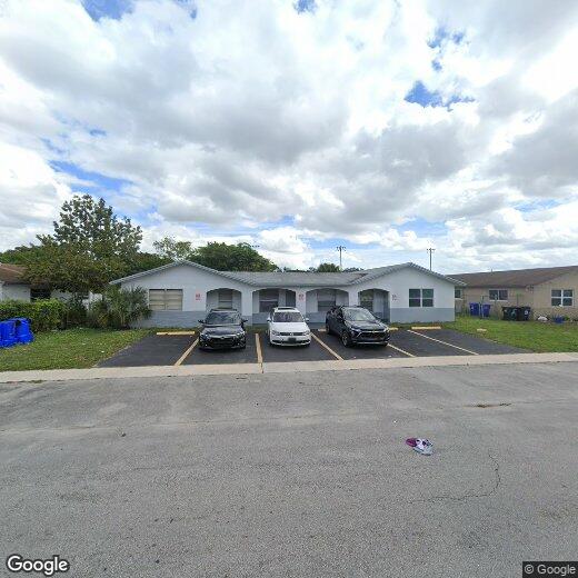 Primary Photo - 1020 SW 76th Ave