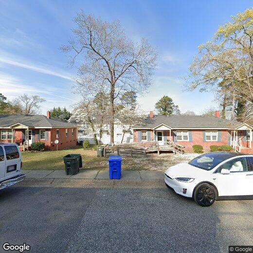 Foto principal - 810 Lewis St