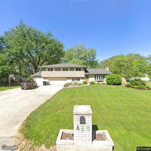 Foto principal - 11S456 Oakwood Ave