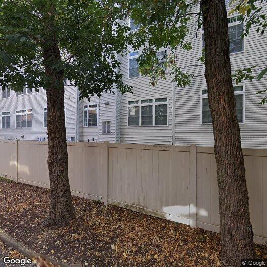 Foto principal - 104 E Elizabeth Ave