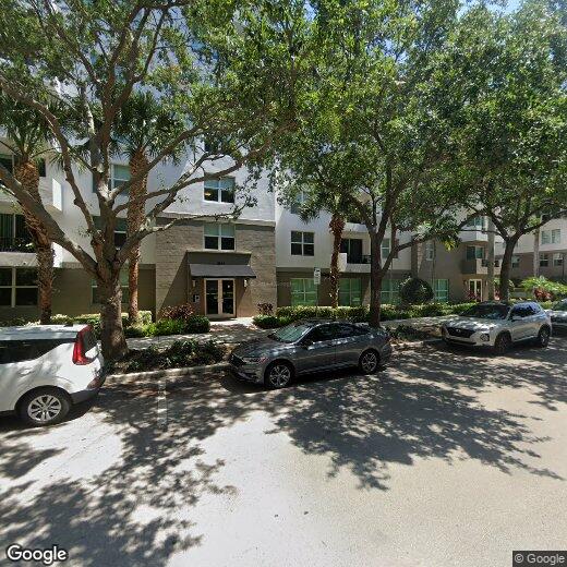 Foto principal - 2421 NE 65th St