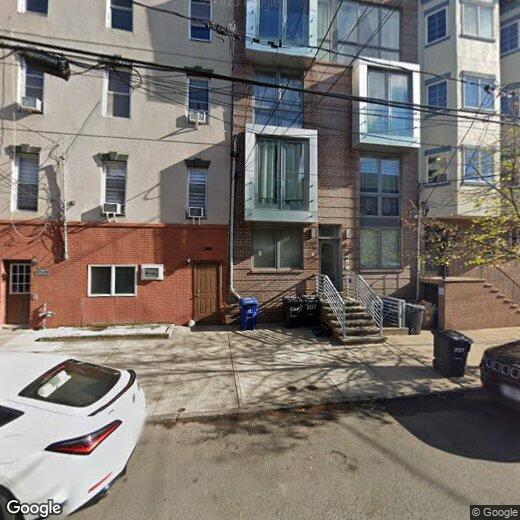 Foto principal - 207 Adams St