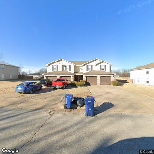 2004 Azlin Pl, Siloam Springs, AR 72761 Townhome Rentals in Siloam