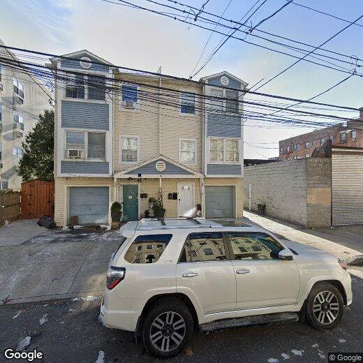 Primary Photo - 16 Knowles St