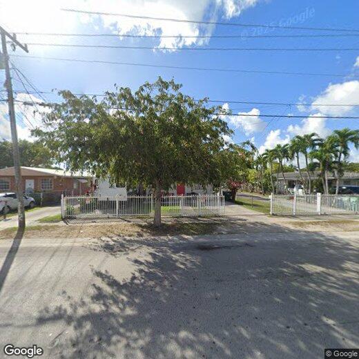 Foto principal - 3130 NW 28th St