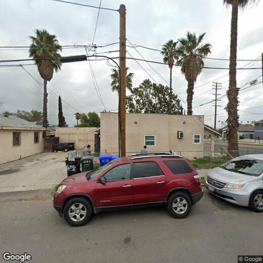 Foto principal - Newly updated two bedroom Spanish style bu...