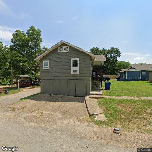 Primary Photo - 1 bed , 1 bath garage apt