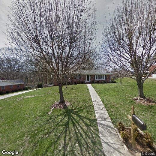 Primary Photo - Well Maintained Asheville Rental!