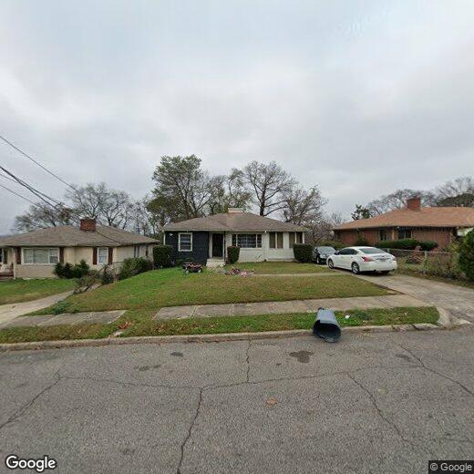 Foto principal - Spacious 4 Bedroom Home in Well Kept Commu...