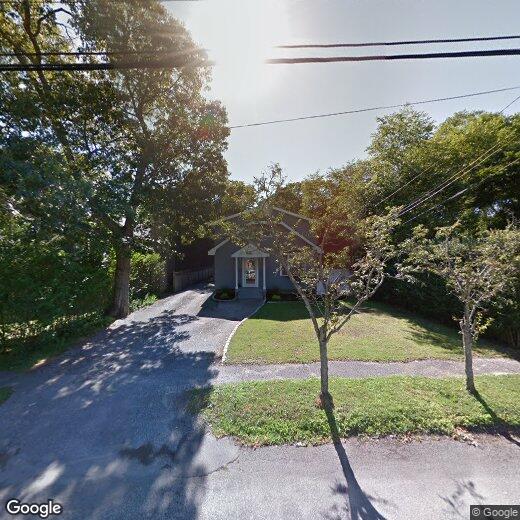 64 Station Rd Unit B, Bellport, NY 11713 Room for Rent in Bellport