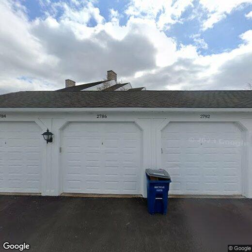Primary Photo - 2802 S Knightsbridge Cir