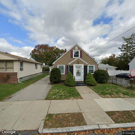 Primary Photo - 89 Sandringham Ave