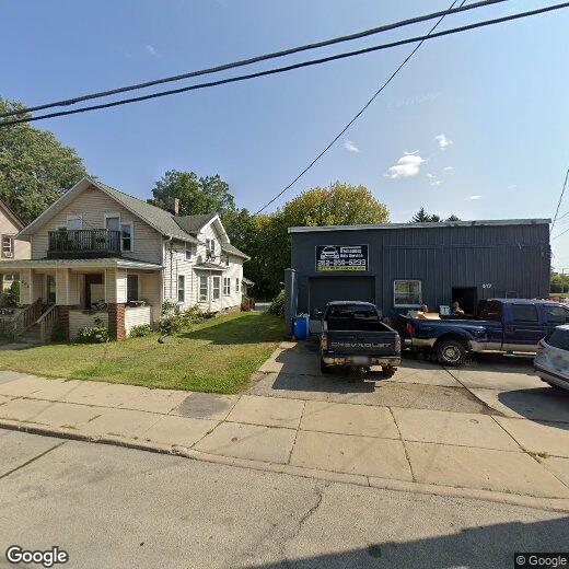 Primary Photo - 805 W St Paul Ave