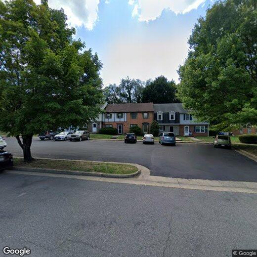 Foto principal - 2 bed, 1 1/2 bath townhome.
