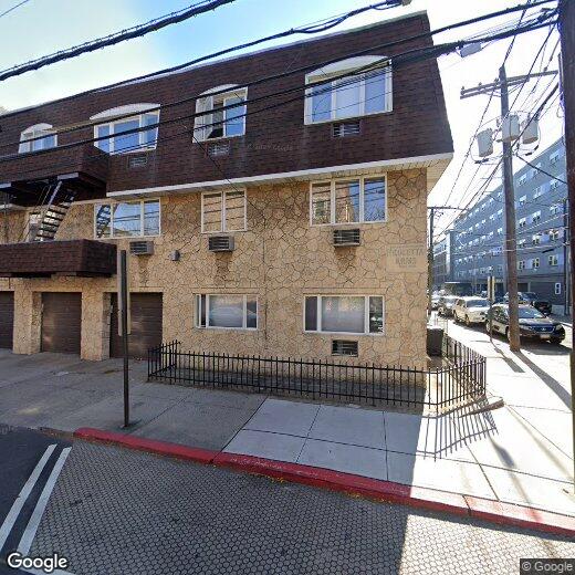Primary Photo - 533 Madison St