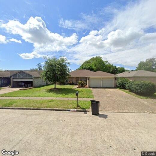 Foto principal - 8518 Forest Point Dr