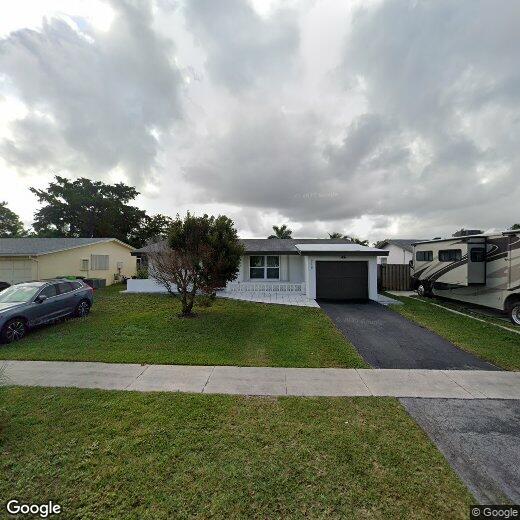 Foto principal - 9720 NW 24th Pl