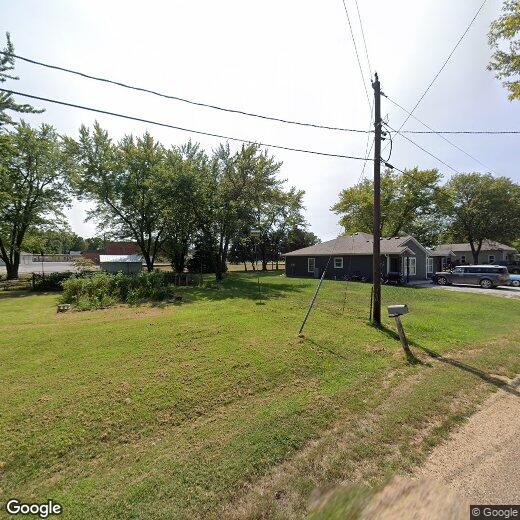 Primary Photo - 402 W Benton St
